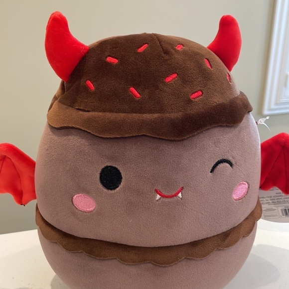 NWT 8” Sugar the Angel Food Cake & Spice the Devils Food Cake Squishmallow Set - Picture 9 of 13